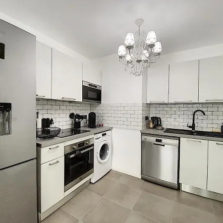 Apartman Palm With A Swimming Pool