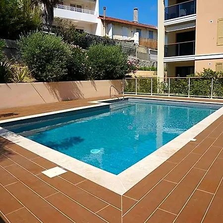 Apartman Palm With A Swimming Pool