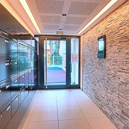 Palm With A Swimming Pool Apartman Cannes